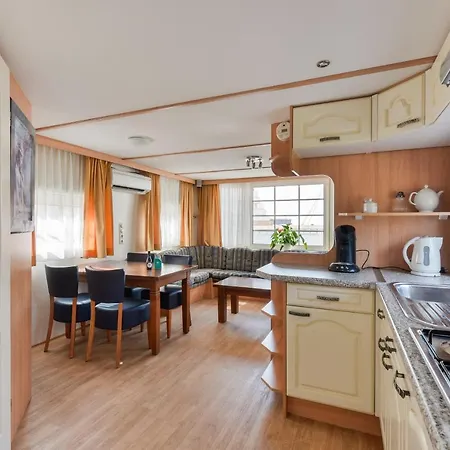 Chalet For 2 At The Beach *