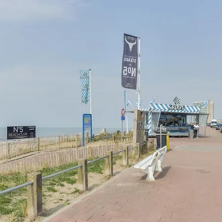 Chalet For 2 At The Beach