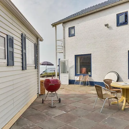 Chalet Chalet For 2 At The Beach *